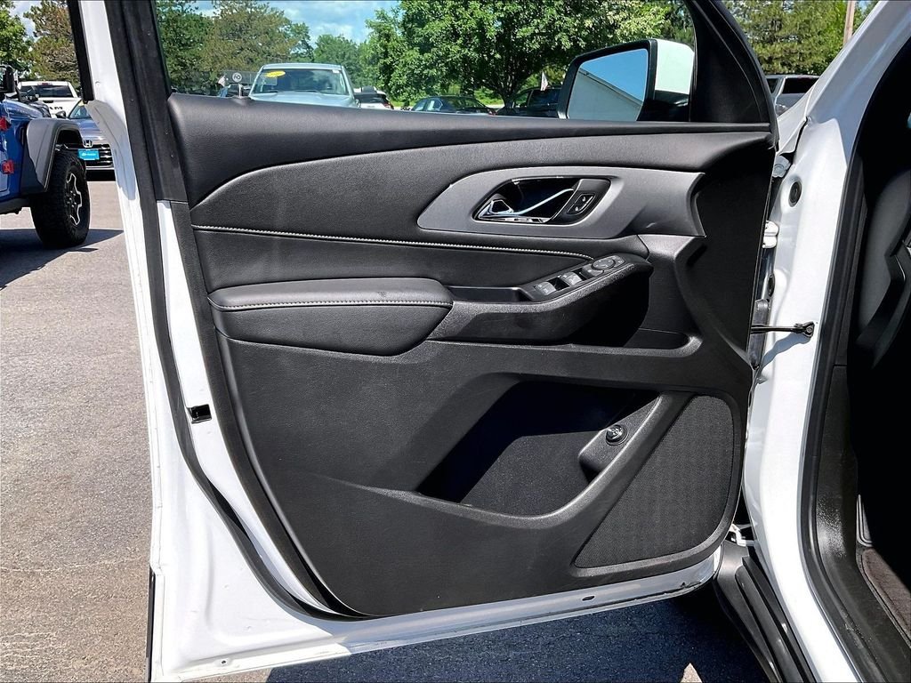 Used 2023 White Chevrolet LT Leather image 9