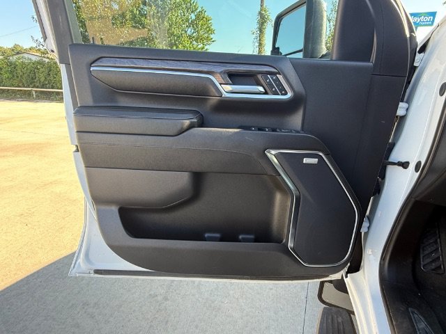Used 2024 Summit White Chevrolet LTZ image 23