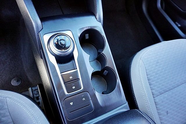 Used 2022 White Ford SE image 29