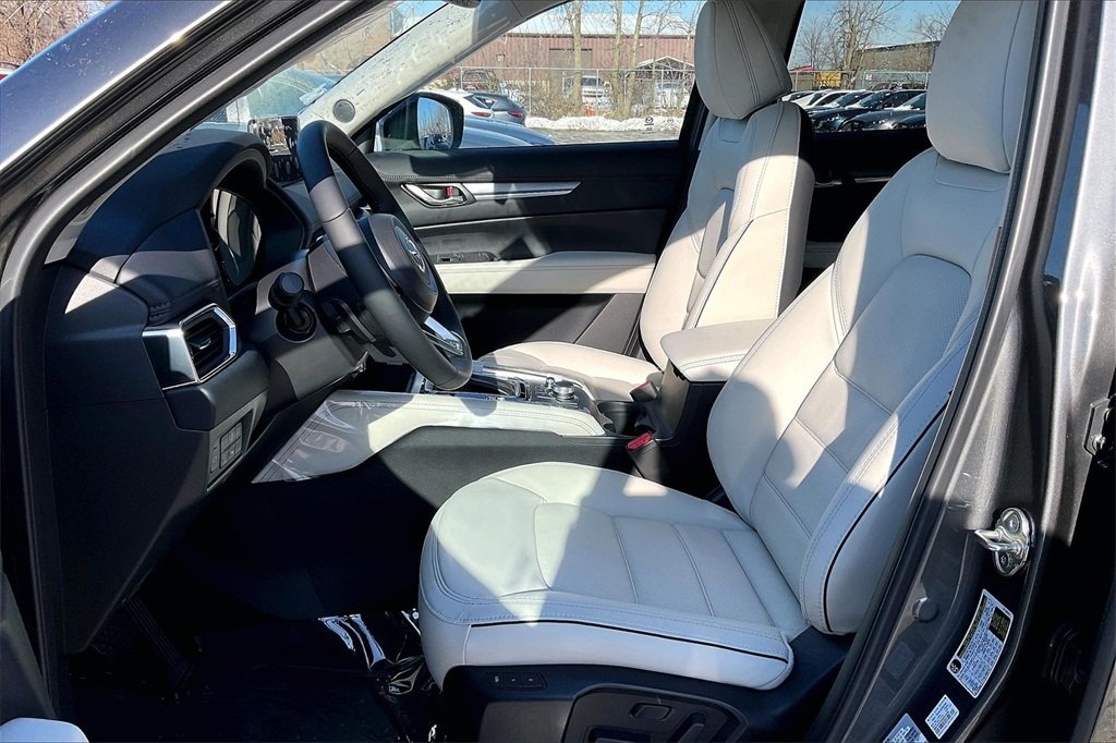 2025 MAZDA CX-5 - Image 8