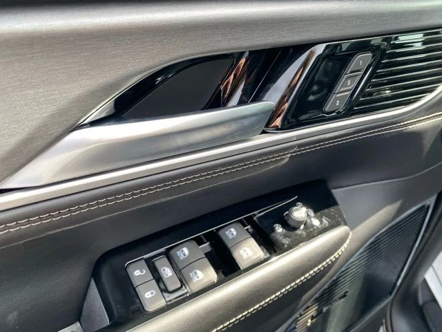 New 2026 High Gloss Black Exterior Paint Jeep Limited Altitude image 22