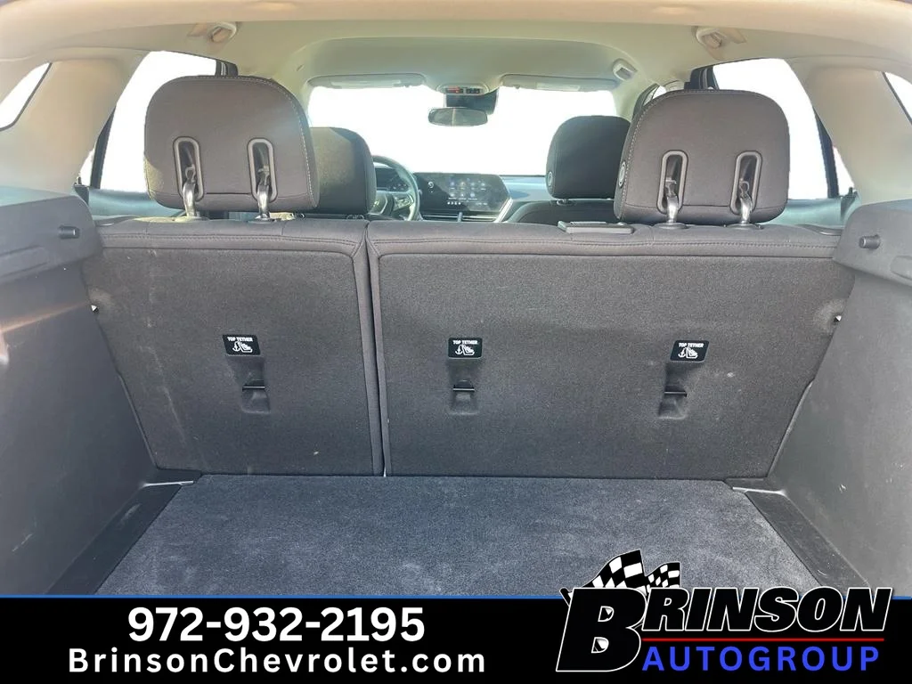 Used 2025 Summit White Chevrolet LS image 8