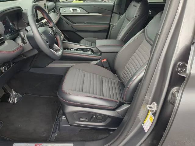 Used 2025 Gray Ford ST-Line image 14