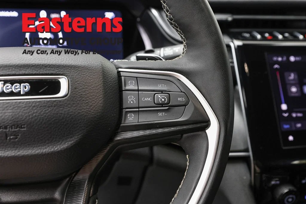Used 2025 Black Jeep Altitude image 16