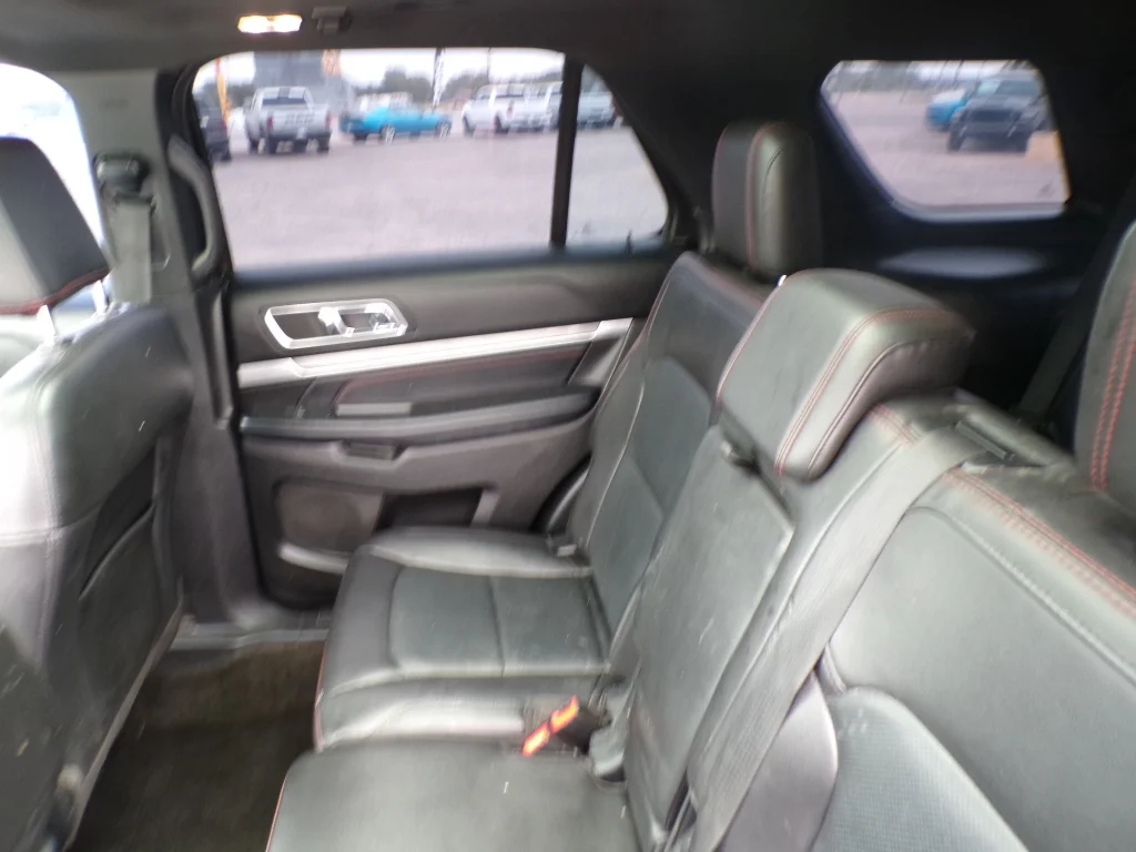 Used 2018 Magnetic Metallic Ford Sport image 17