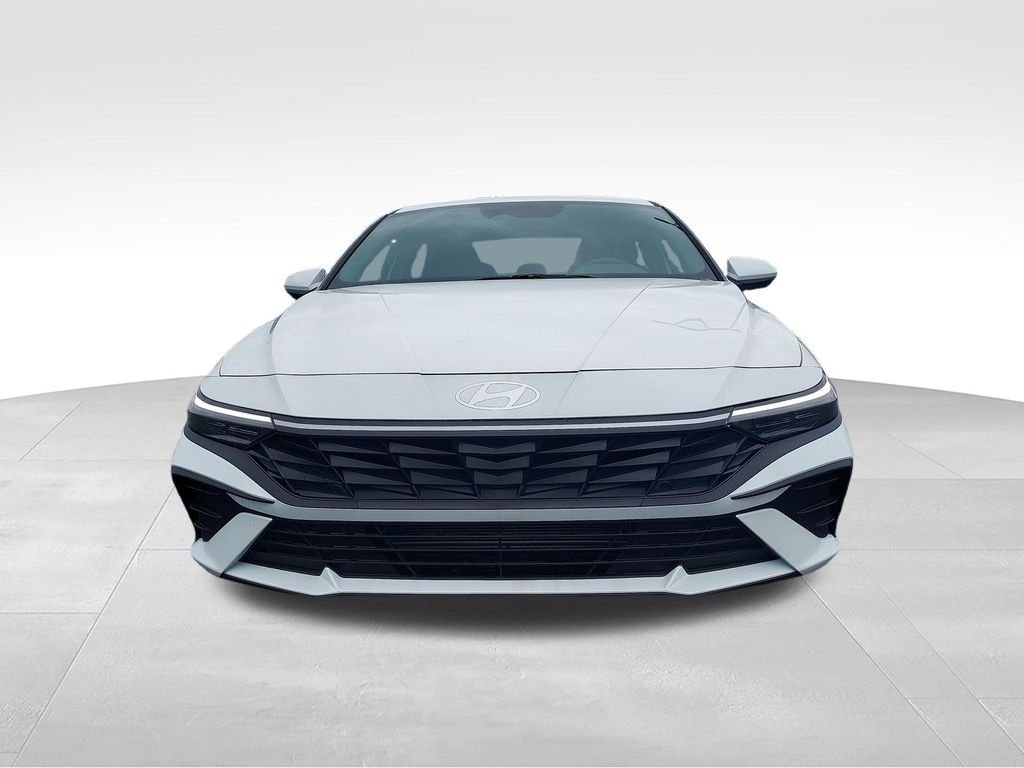 New 2026 White Hyundai SE image 8
