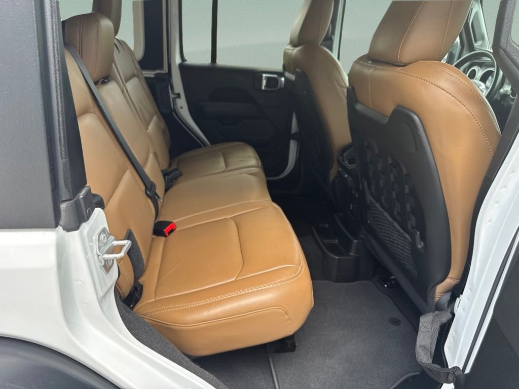 Used 2021 Bright White Clearcoat Jeep Unlimited Rubicon image 31
