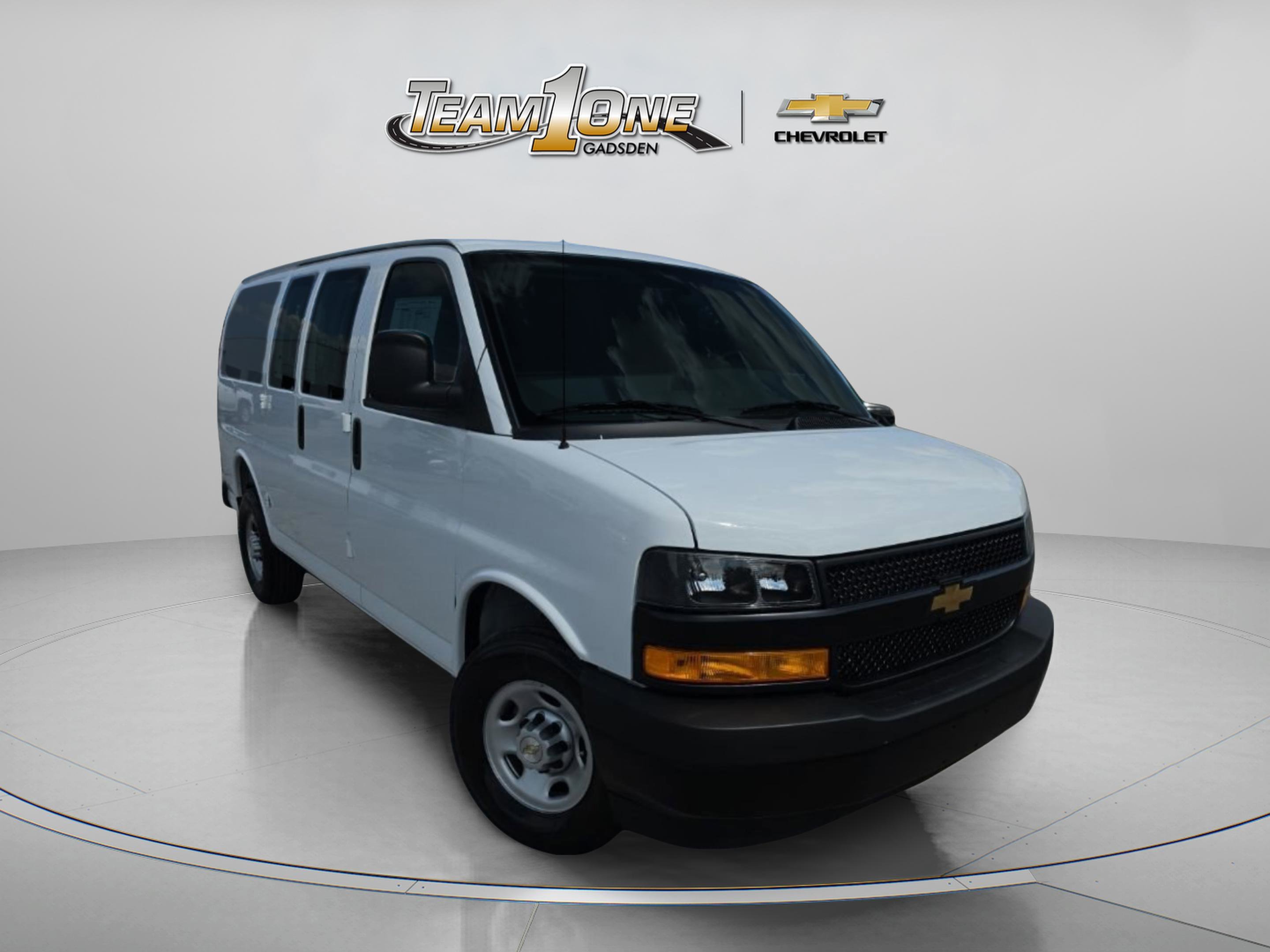 2026 Chevrolet Express 2500 Work Van HD's photo