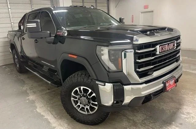 2025 GMC Sierra 4WD Crew Cab Standard Box SLE's photo