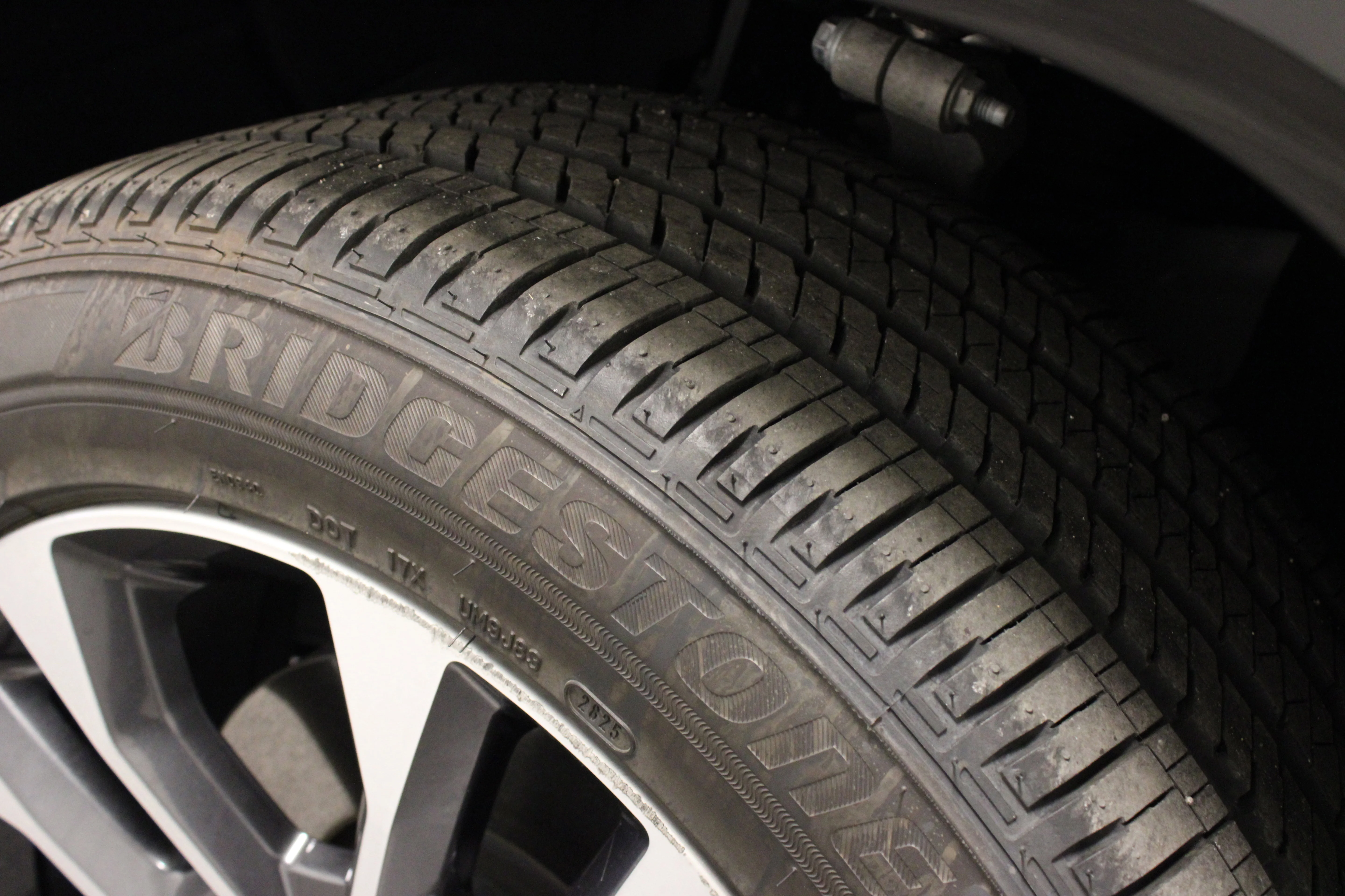 Used 2023 Diamond Black Crystal Pearlcoat Jeep Overland 4xe image 11