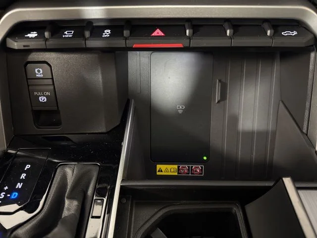 2025 Toyota Tundra Platinum - Photo 16