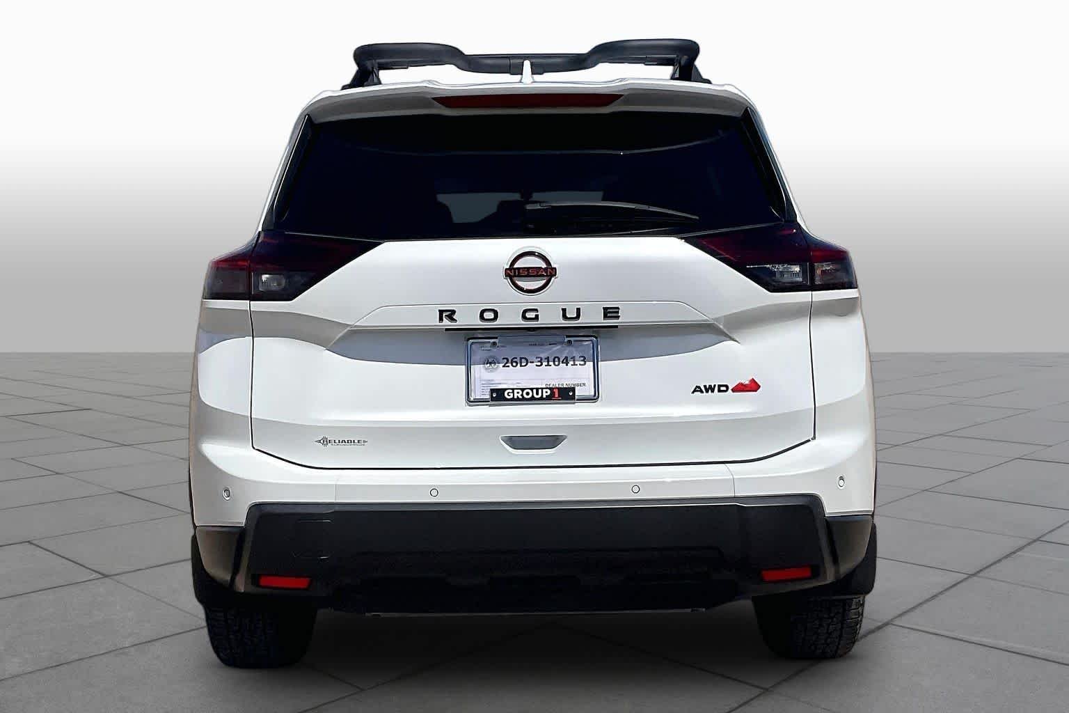 Used 2025 Everest White Pearl Nissan Rock Creek image 5