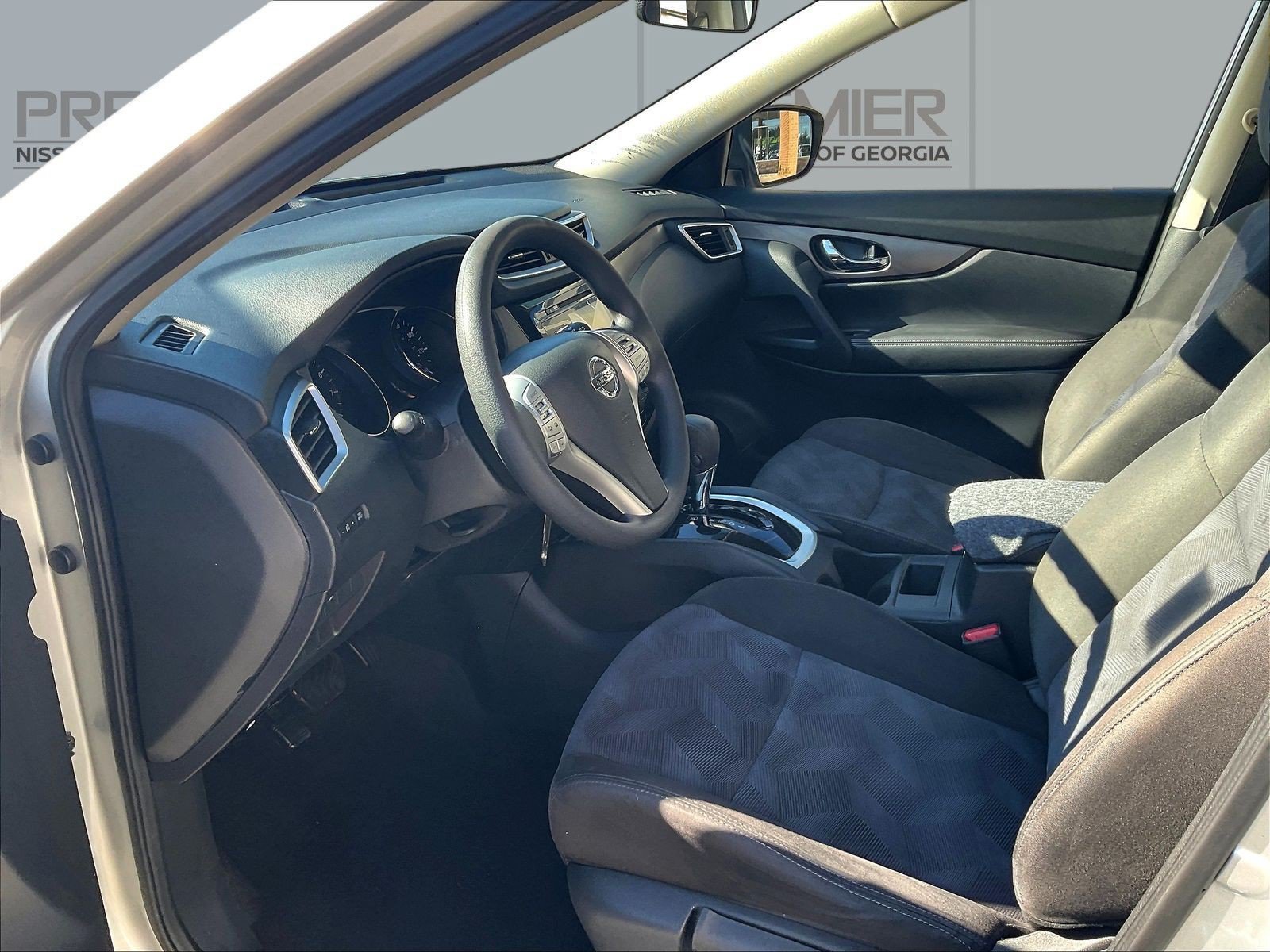 Used 2015 Silver Nissan S image 18