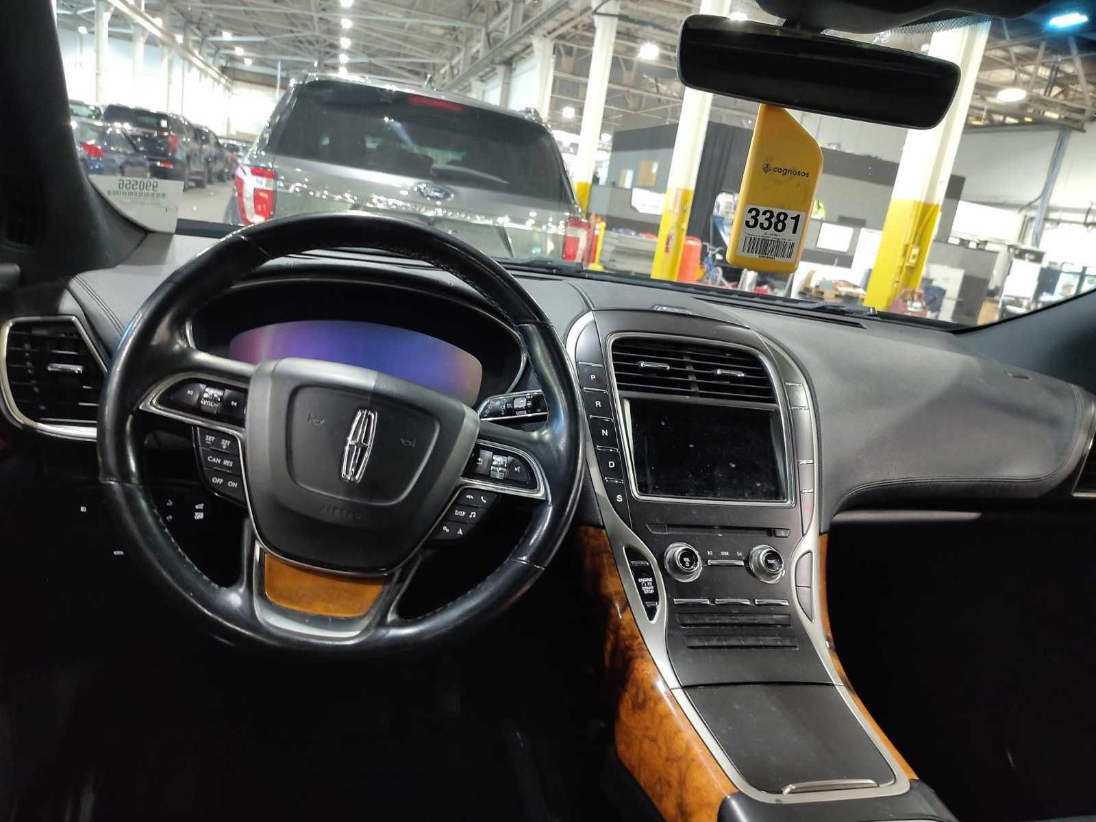 Used 2019 Black Lincoln Reserve image 2