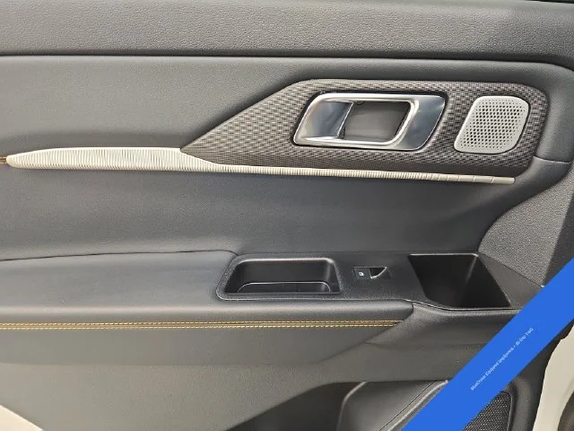 New 2027 Star White Metallic Tri-Coat Ford Tremor® image 23