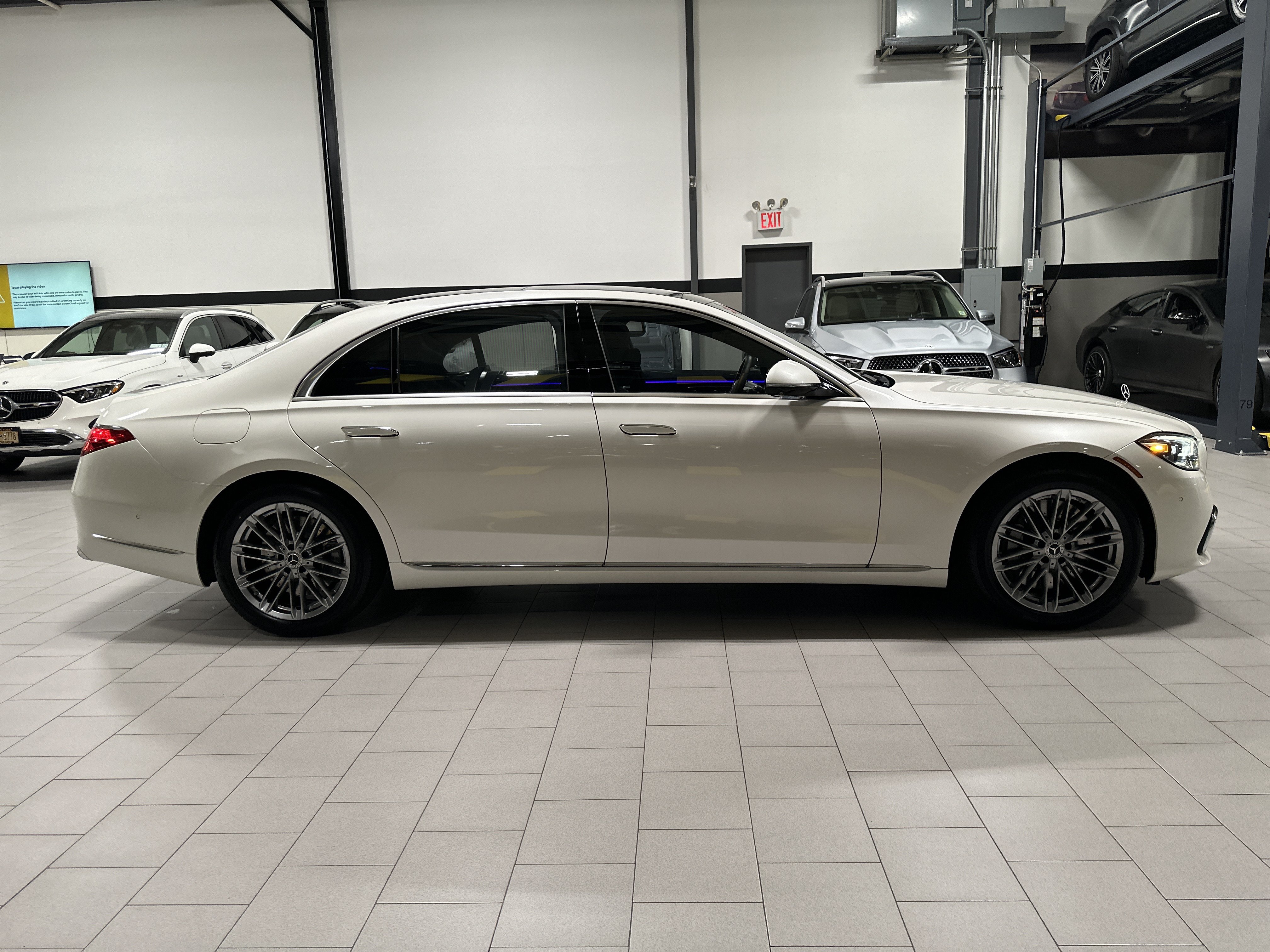 Certified Used 2023 MANUFAKTUR Diamond White Mercedes-Benz S 580 image 6