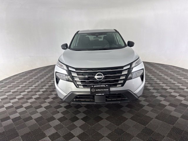 Used 2024 Silver Nissan S image 2