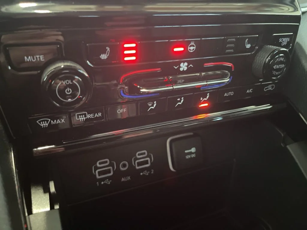 Used 2023 Black Jeep Limited image 14