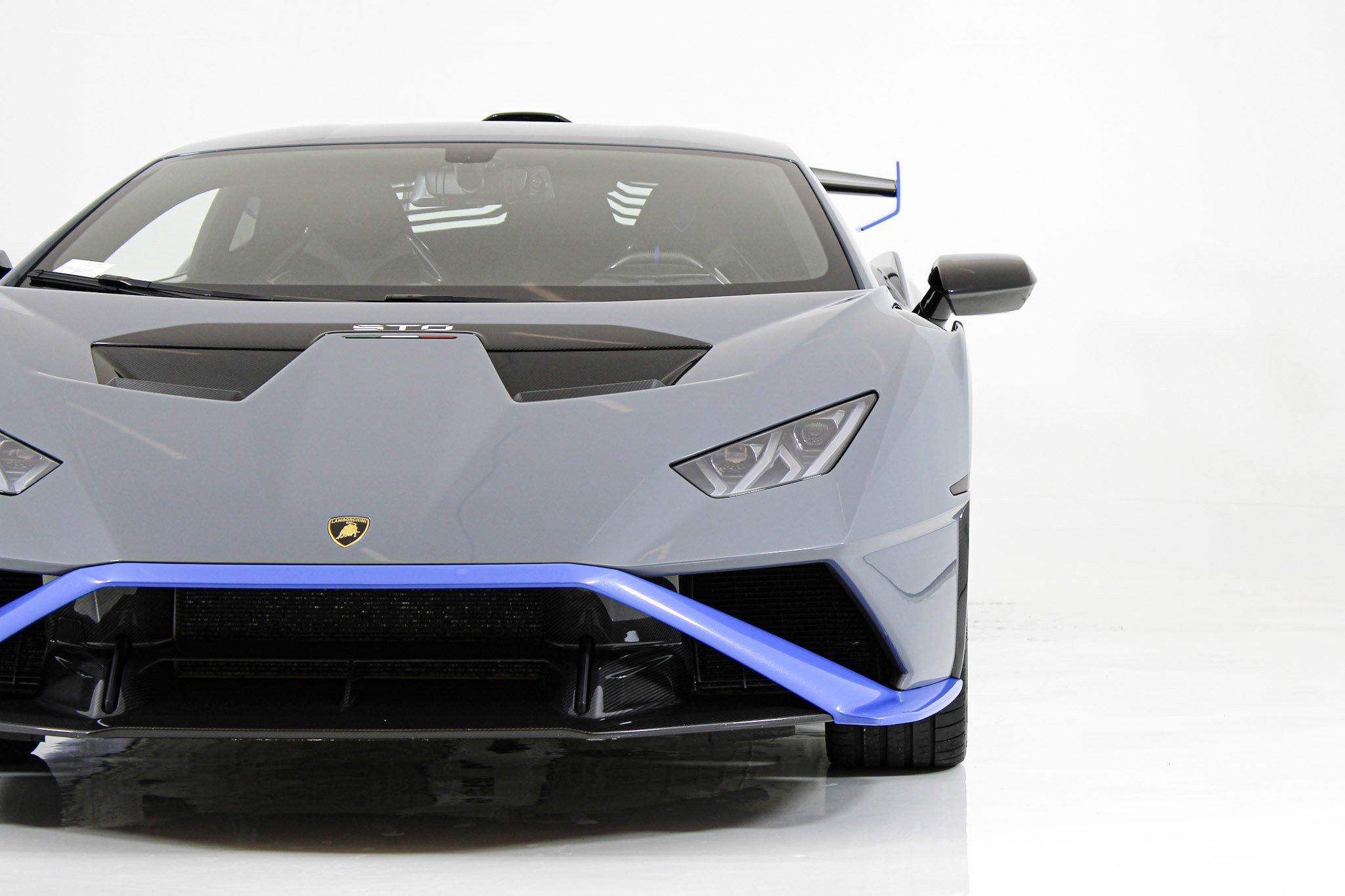 Used 2023 Gray Lamborghini  image 17