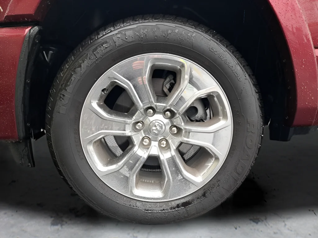 New 2025 Delmonico Red Pearl-Coat Exterior Paint RAM Big Horn/Lone Star image 9