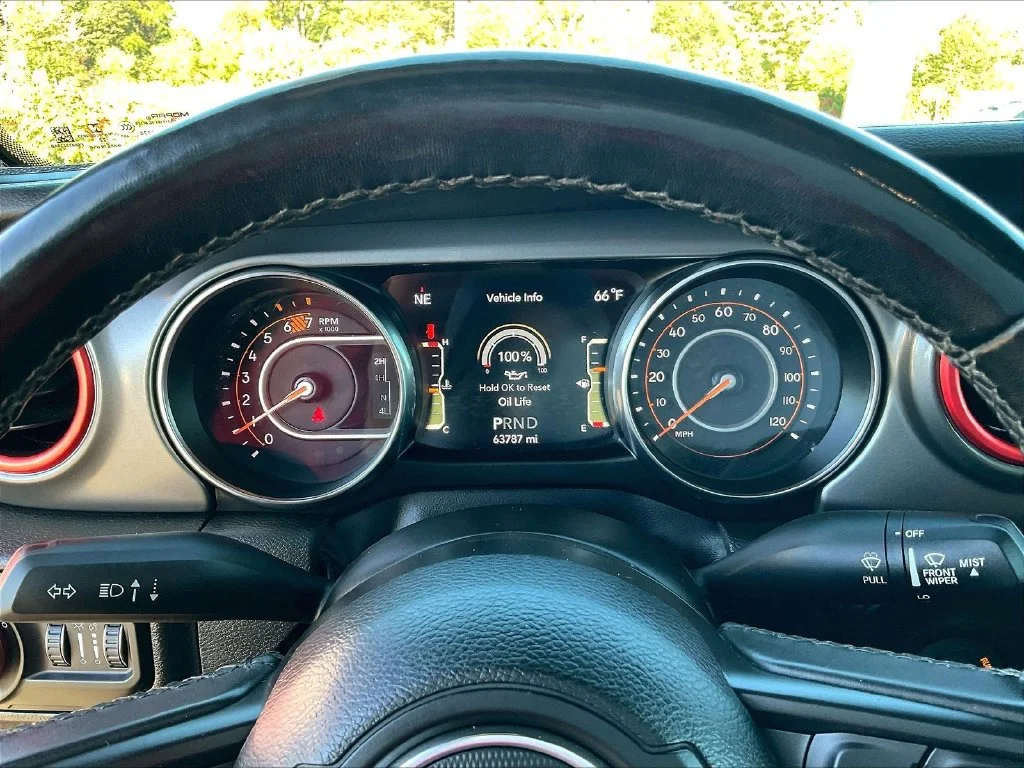 Used 2022 Snazzberry Pearlcoat Jeep Sport S image 14