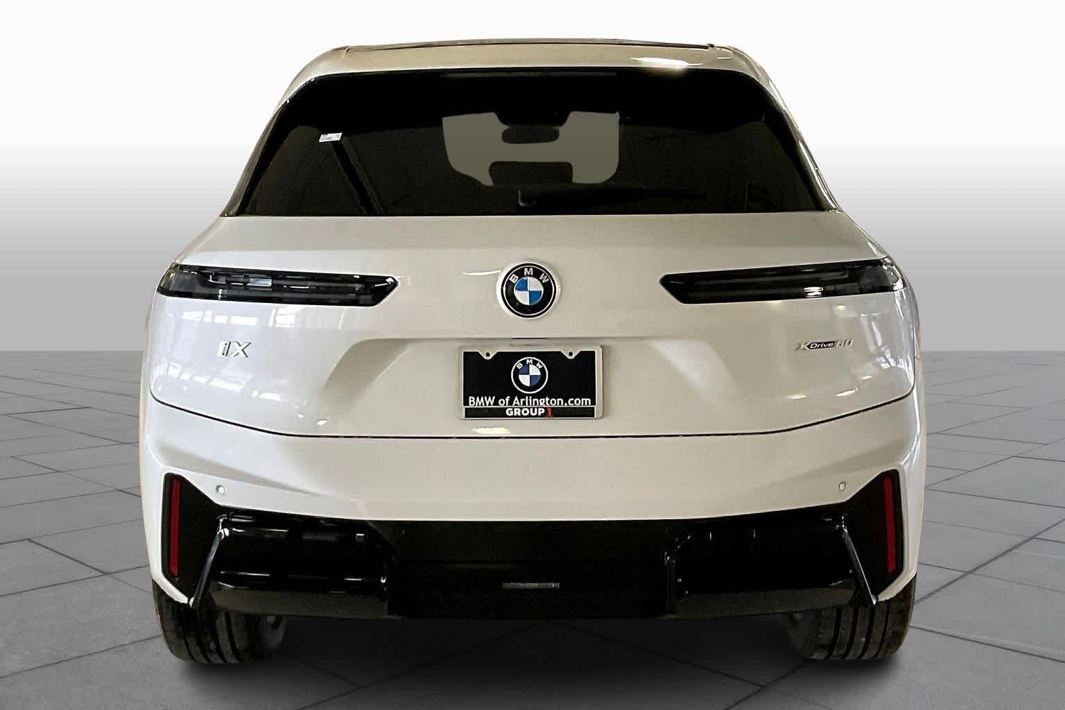 Used 2026 Mineral White Metallic BMW xDrive60 image 4