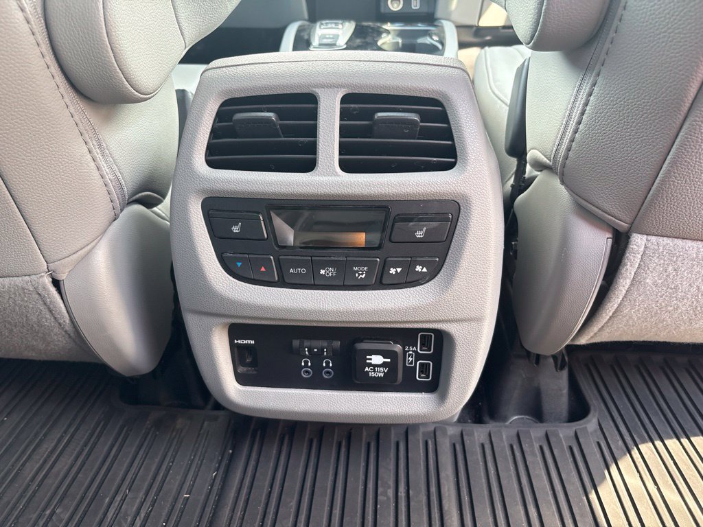 Used 2022 Silver Honda Touring 7 Passenger image 37