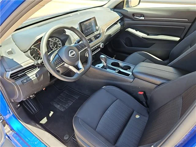 Used 2025 White Nissan SV image 8