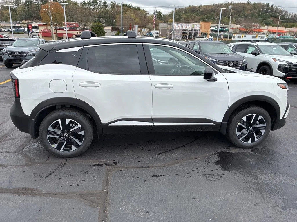 New 2026 Aspen White TriCoat / Super Black Two-tone Nissan SV image 8