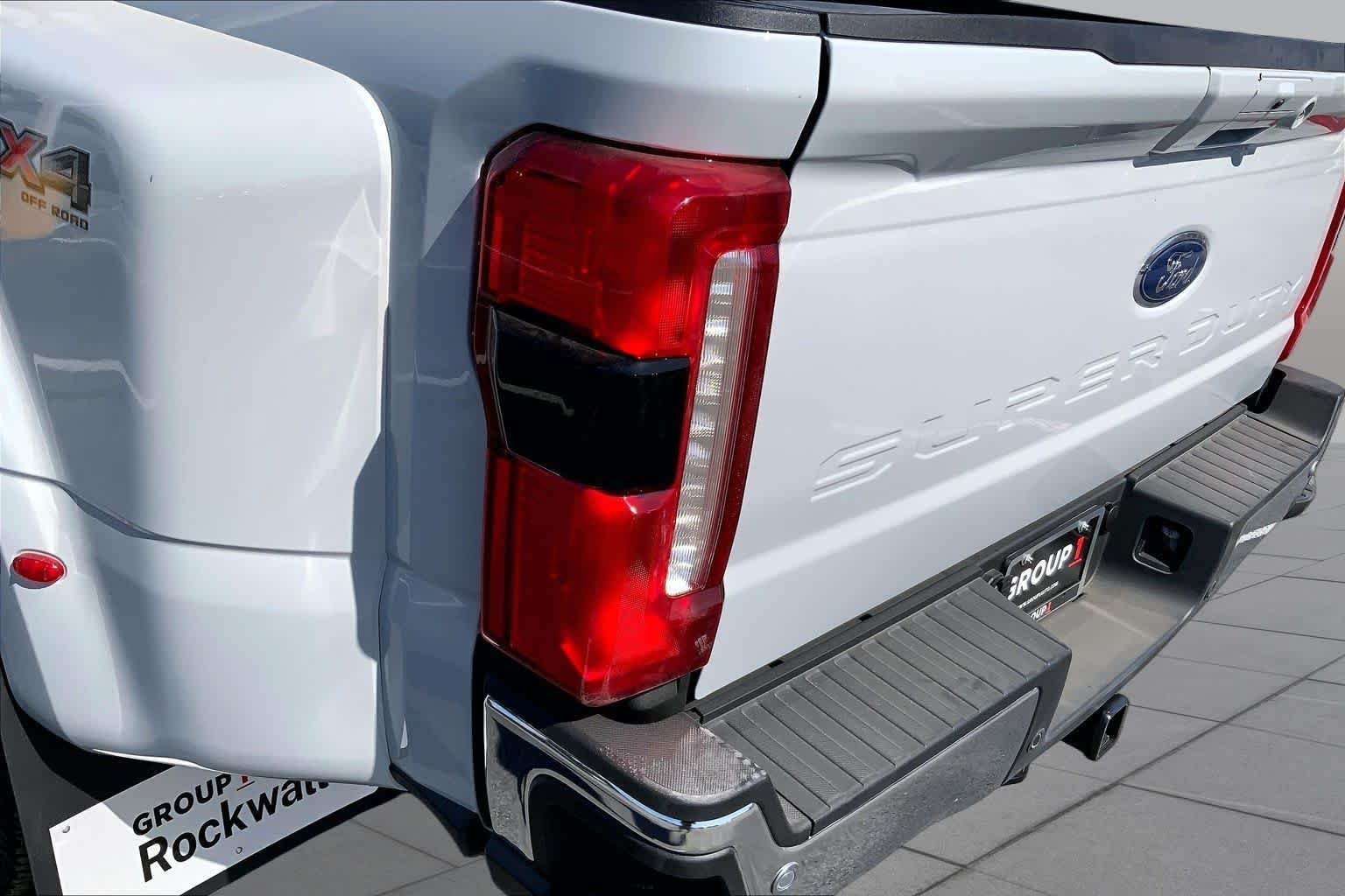 New 2026 Avalanche Ford F-350® XLT image 12