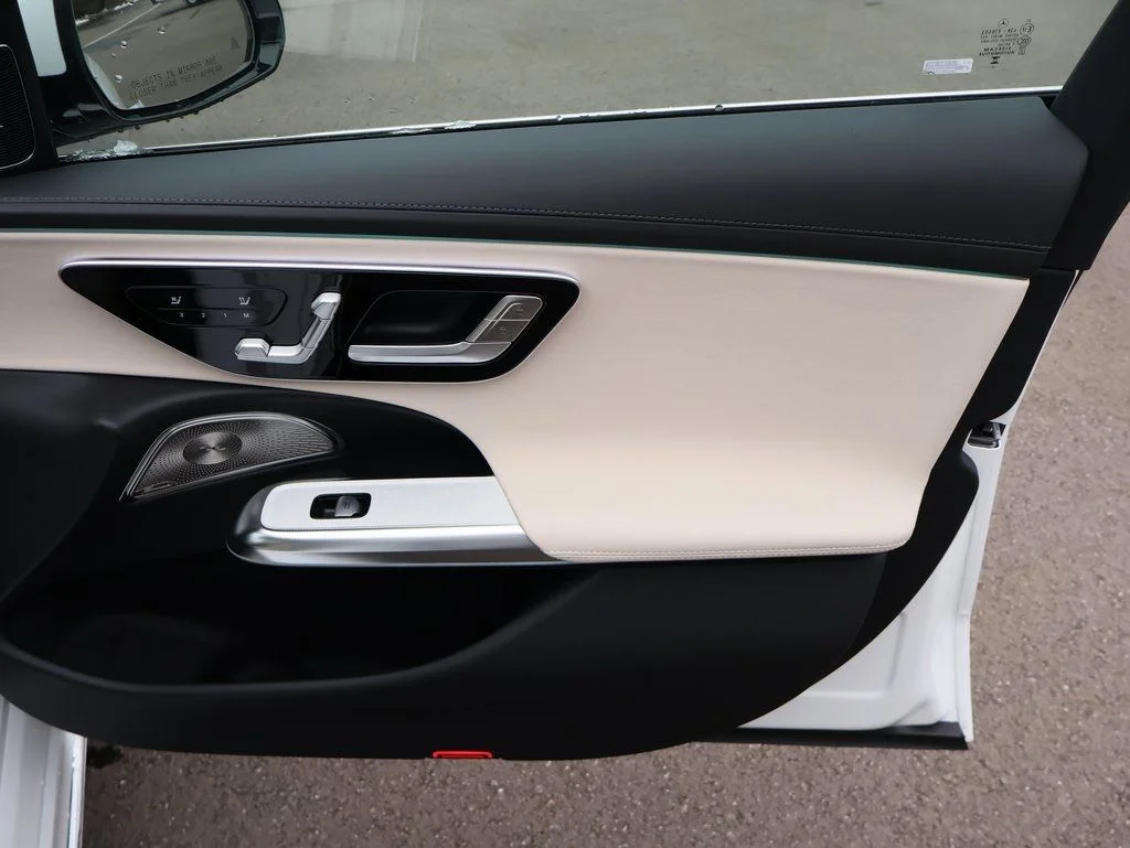 New 2026 MANUFAKTUR Moonlight White Metallic Mercedes-Benz E 350 image 13
