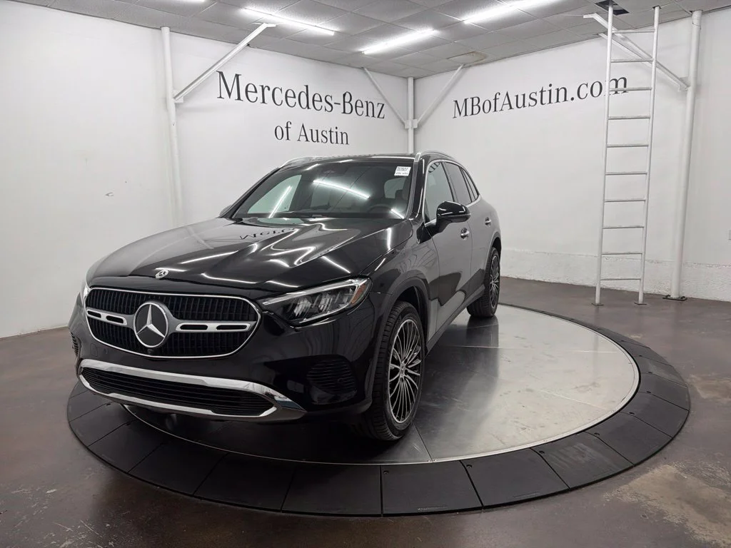 New 2027 Black Mercedes-Benz GLC 300 image 3