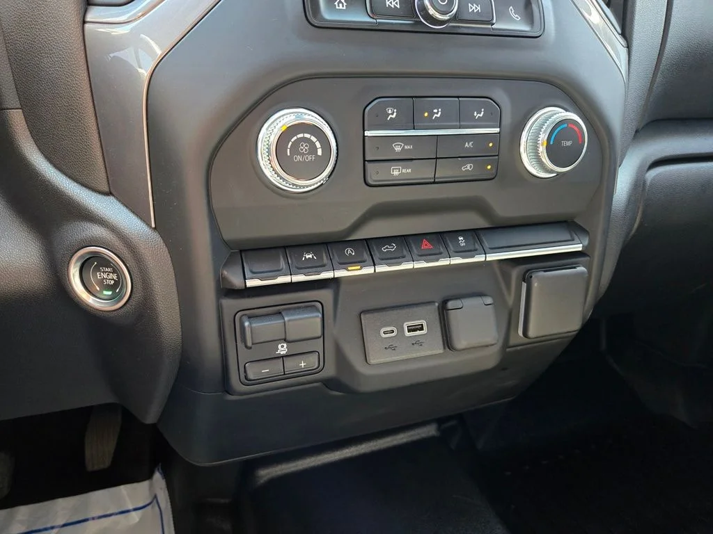 Used 2024 White GMC Pro image 21