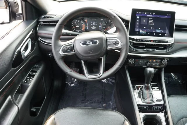Used 2023 Silver Jeep Trailhawk image 19
