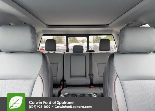 New 2026 Star White Metallic Tri-Coat Ford Lariat® image 32