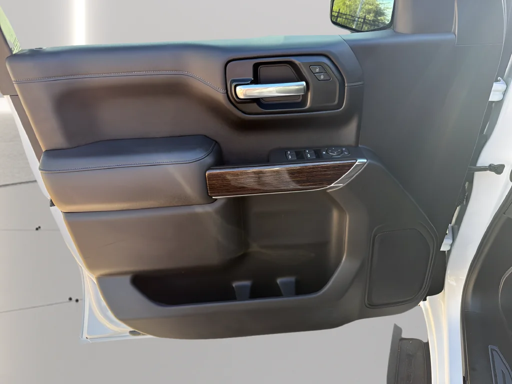 Used 2021 White GMC Elevation image 14