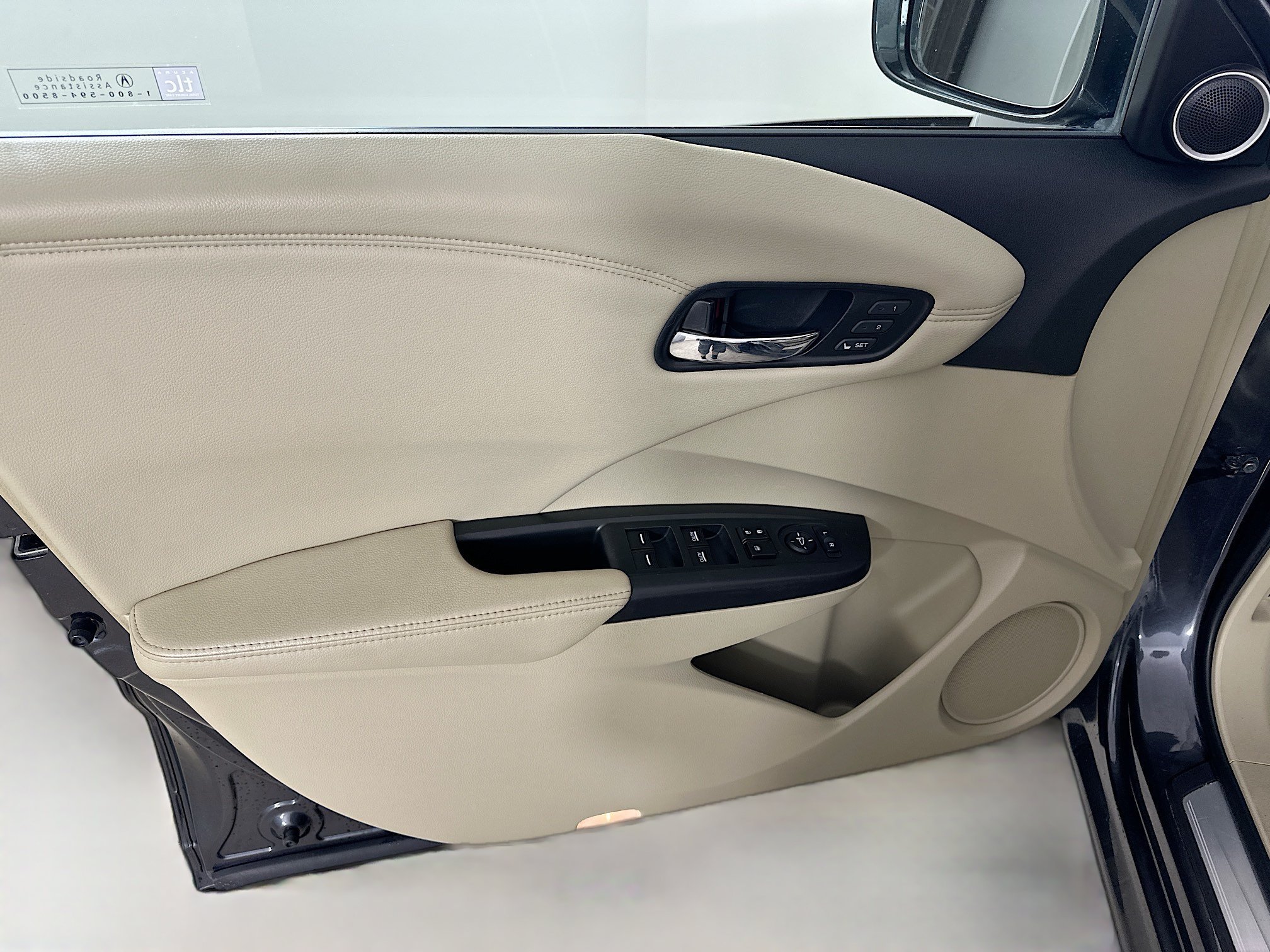 Used 2013  Acura Tech Pkg image 16