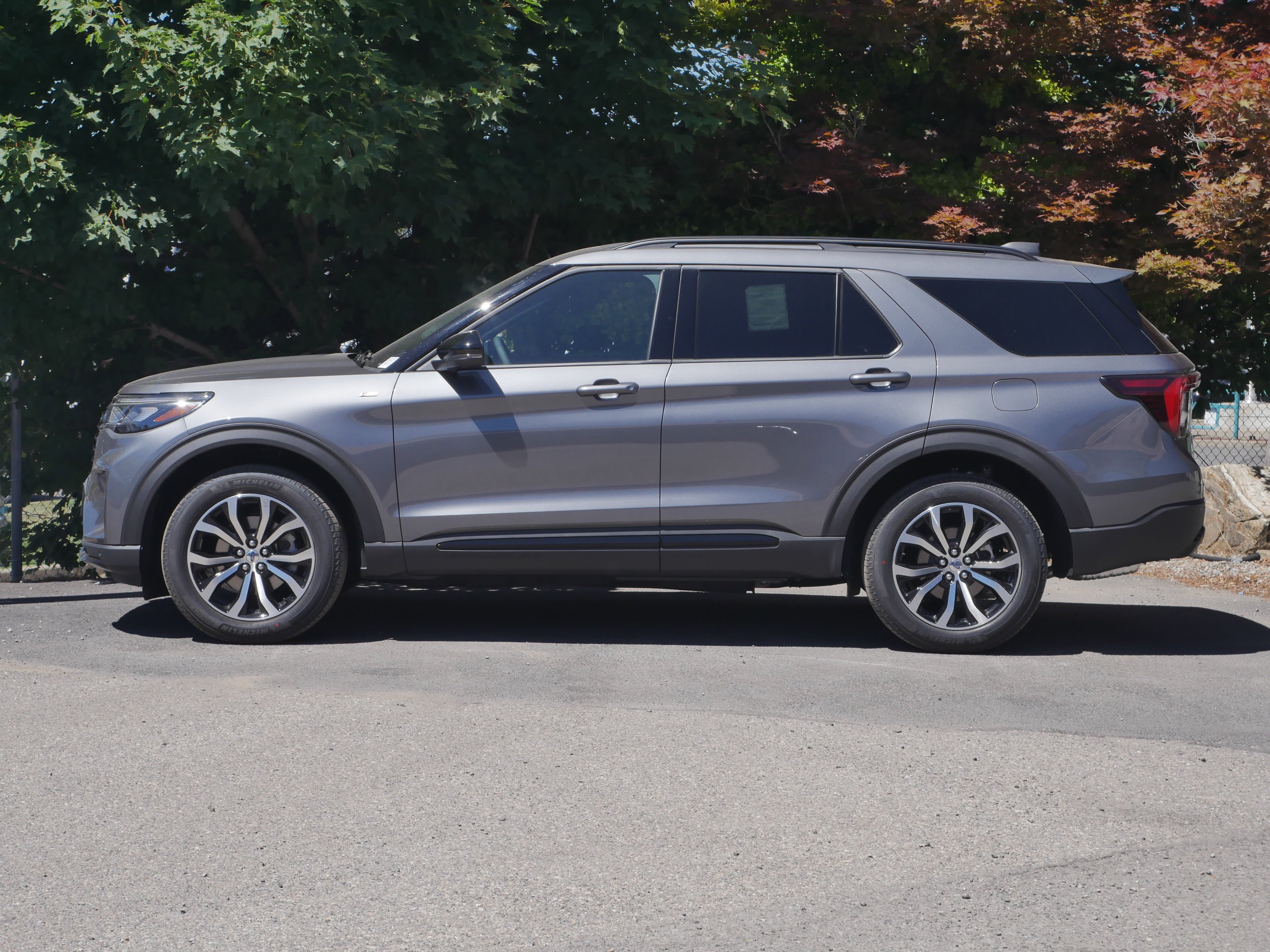 New 2026 Carbonized Gray Metallic Ford ST-Line image 18