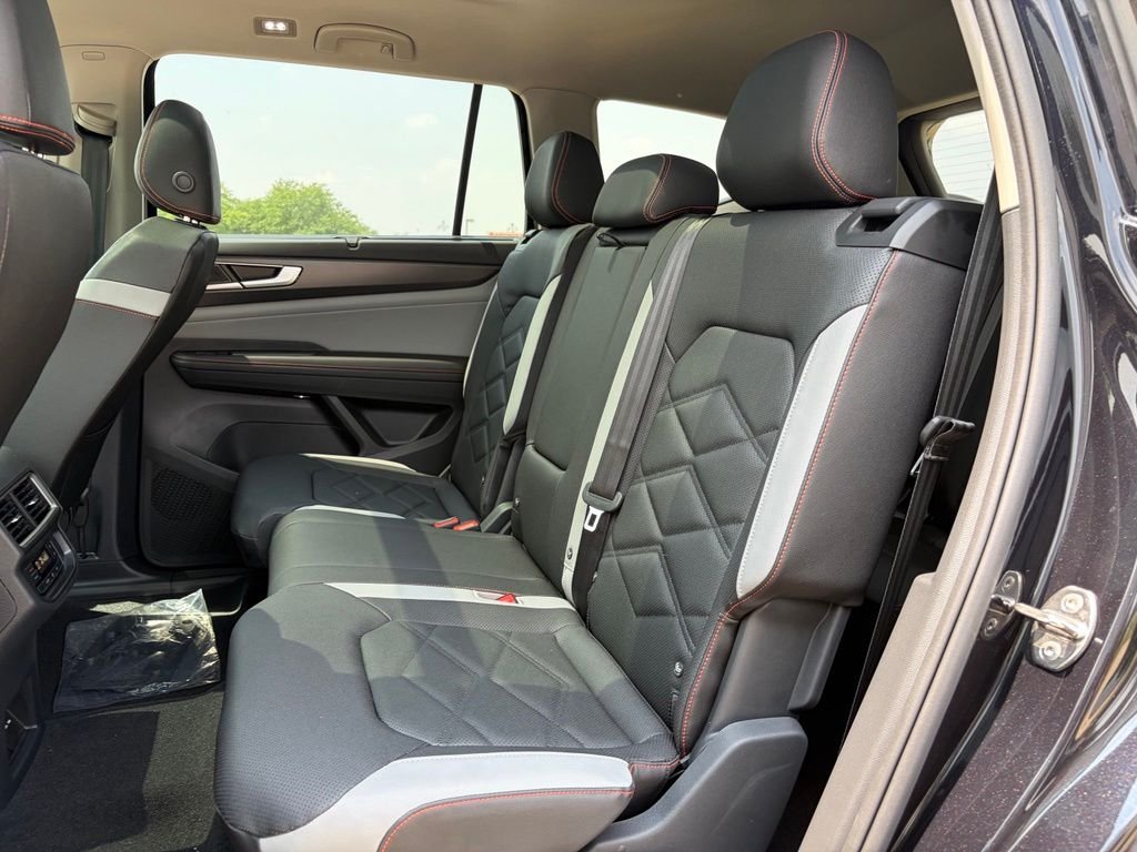 New 2026 Deep Black Pearl Volkswagen 2.0T Peak Edition image 26