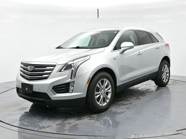 Used 2017 RADIANT SILVER METALLIC Cadillac Luxury FWD image 3