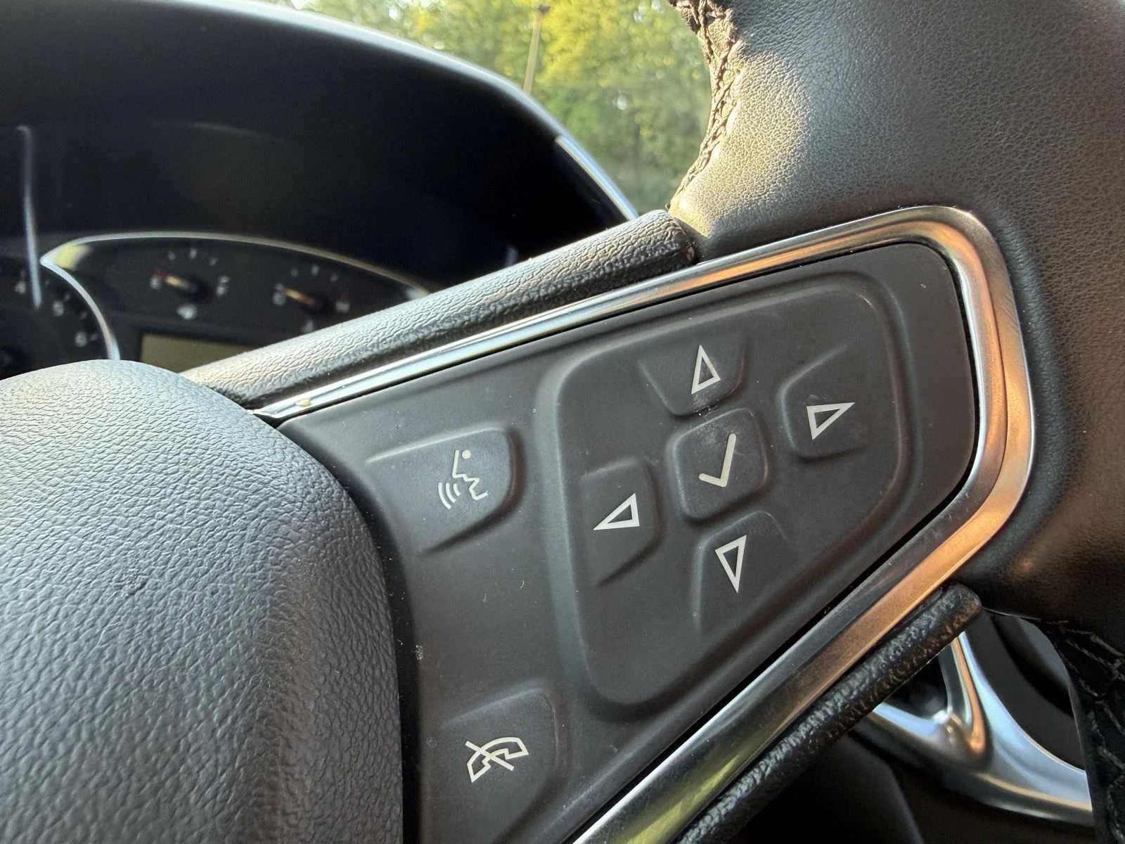 Used 2024 Mosaic Black Metallic Chevrolet LT image 15