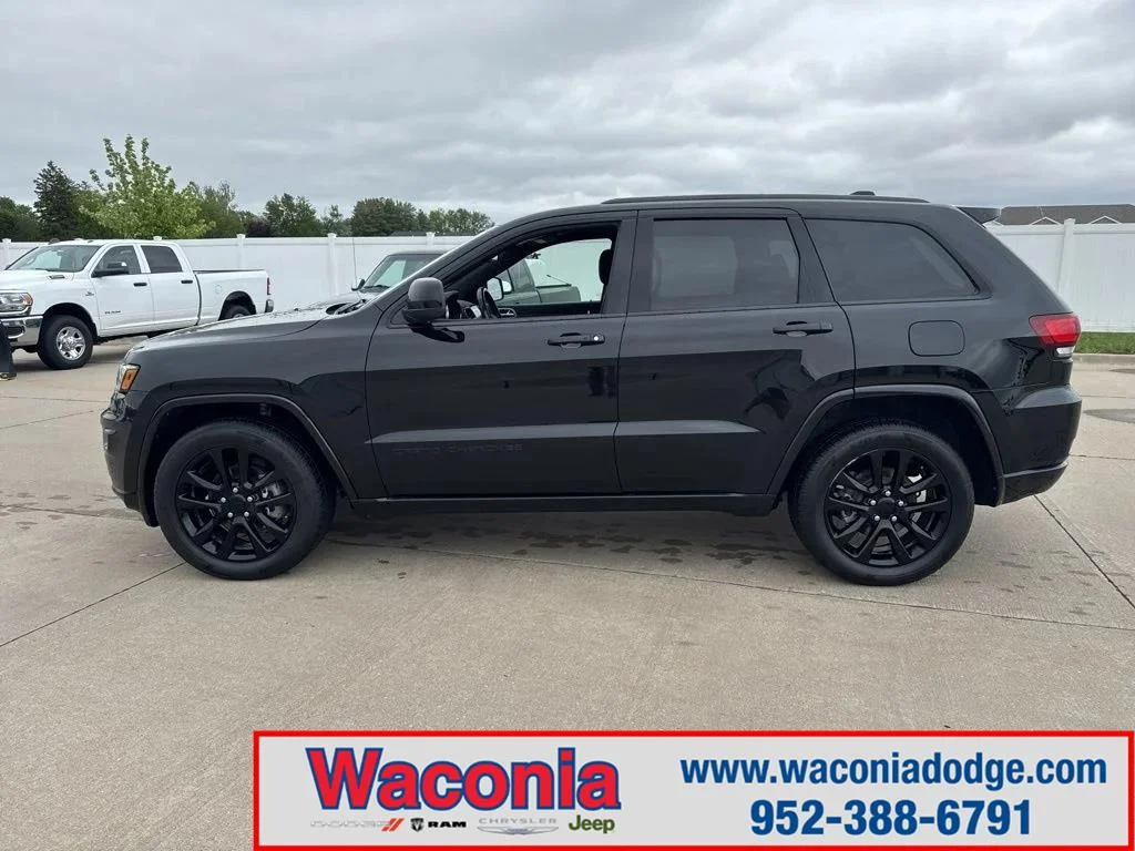 2020 Jeep Grand Cherokee Altitude 4WD's photo