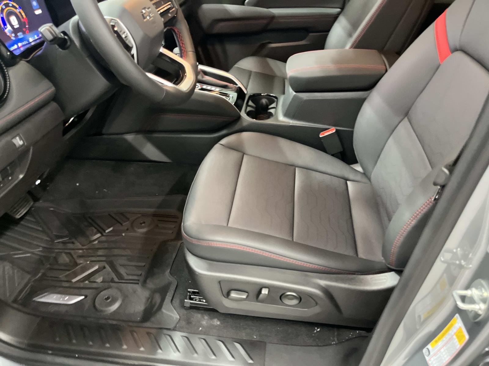 2026 Chevrolet Colorado Z71 - Photo 11