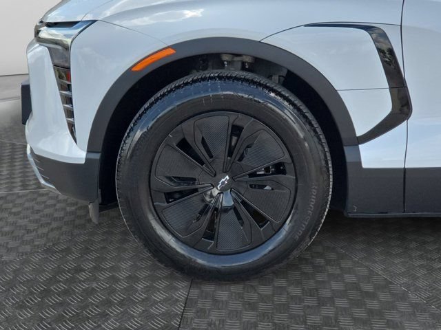 New 2026 Summit White Chevrolet LT image 10