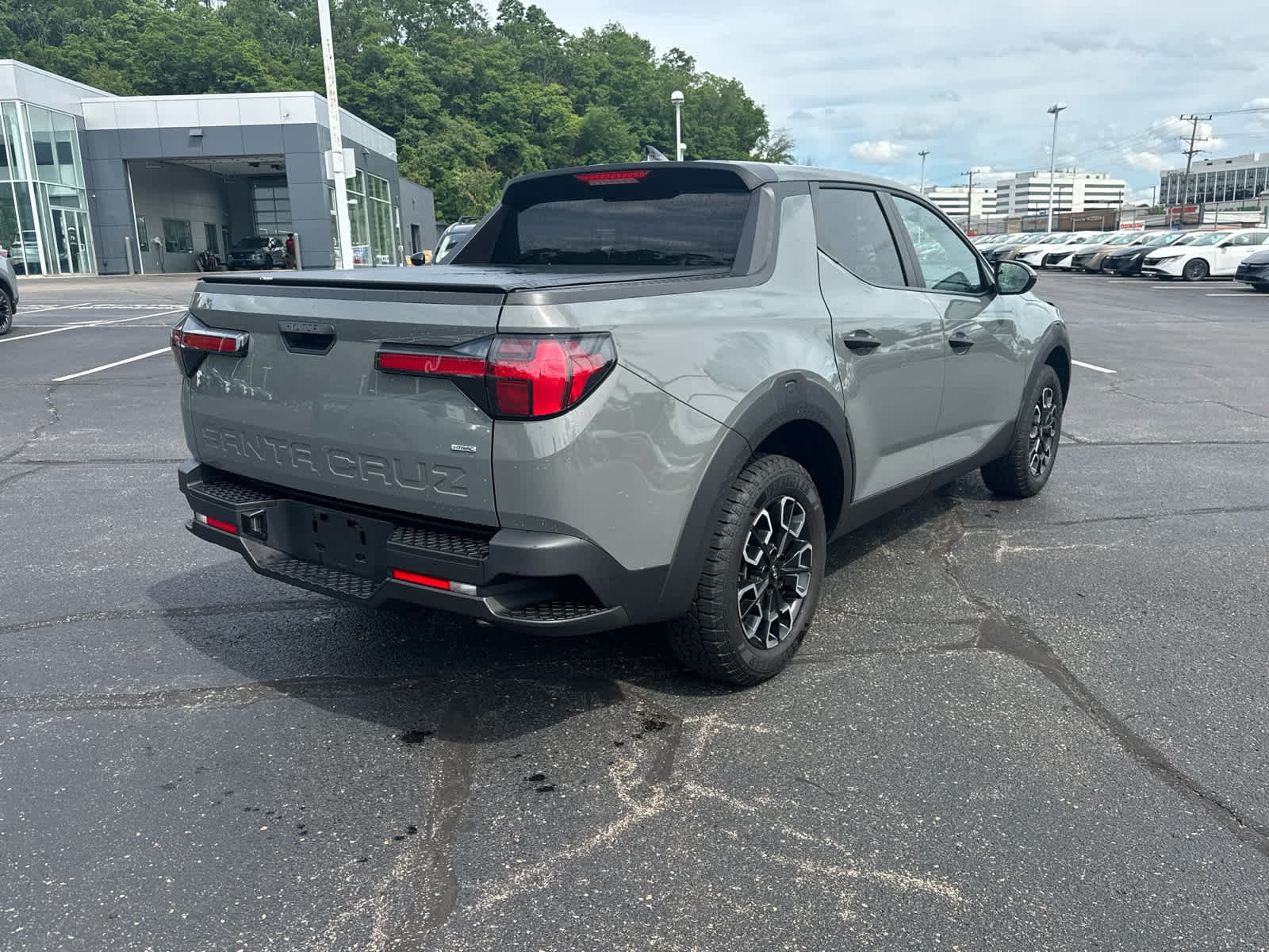 Used 2024 Hampton Gray Hyundai SE image 18
