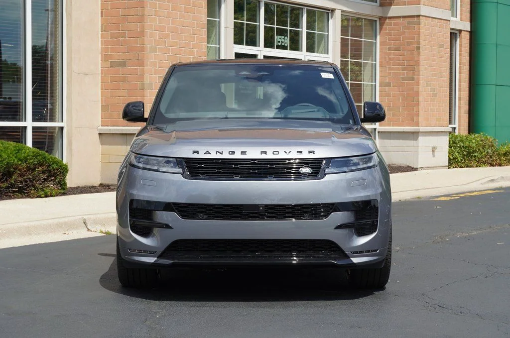Certified Used 2025 Gray Land Rover Dynamic SE image 4