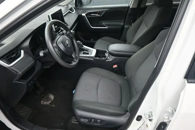 Used 2024 White Toyota XLE image 21