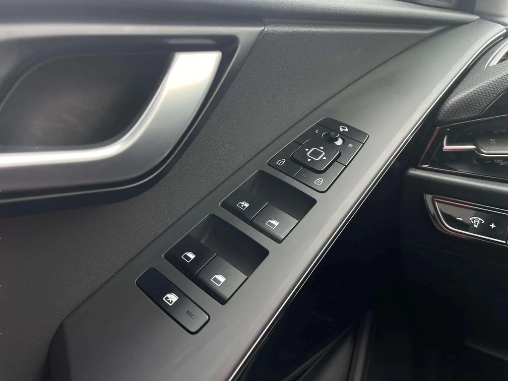 Used 2025 Steel Gray Kia EX Touring image 19