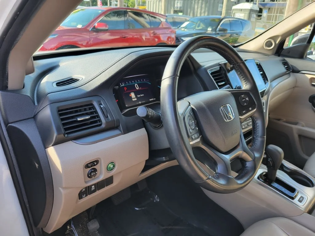 Used 2020 White Honda EX-L image 16