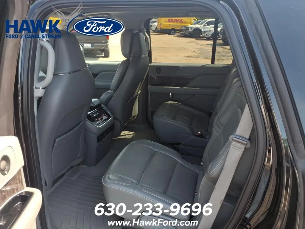 Used 2019 Black Metallic Lincoln Reserve image 29